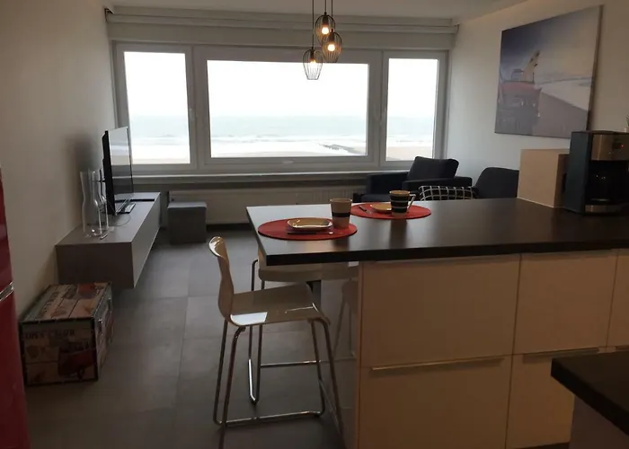 Poire Et Table 1 * Ostende