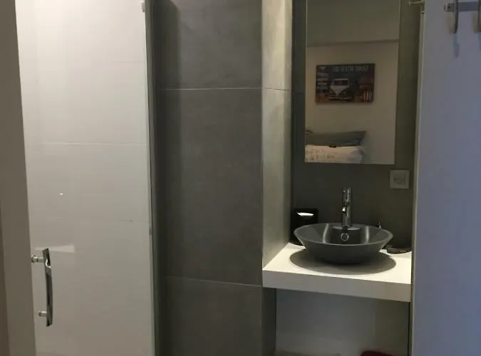 Poire Et Table 1 Ostende