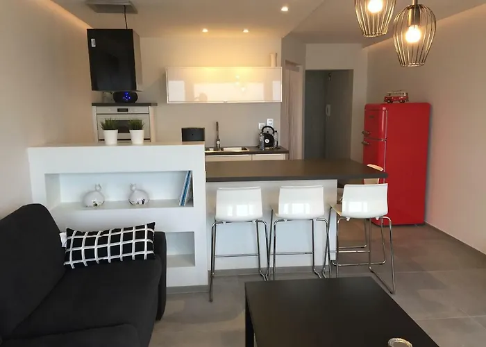 Apartment Poire Et Table 1