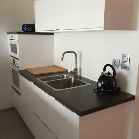 Apartment Poire Et Table 1